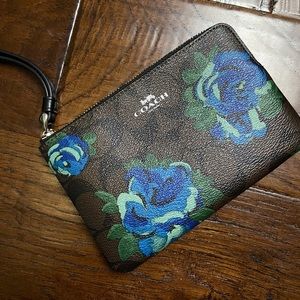 🆕Coach Wristlet